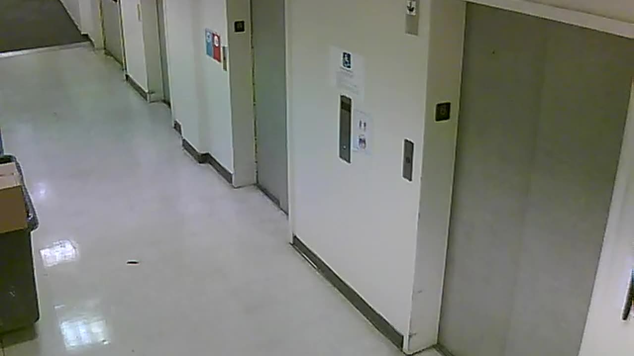 3904PSQB06FreightLobbyRear_2021-01-06_12h40min00s770ms.mp4