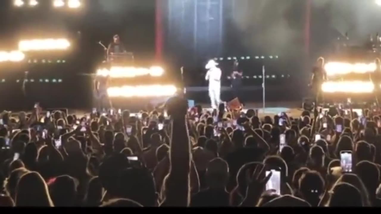 Jason Aldean Gets Epic Response From Audience After Responding To Leftist Critics