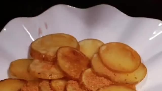 Homemade delicious potato chips at home