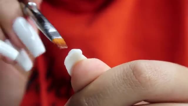 Easy Nail Tips for Pretty Women