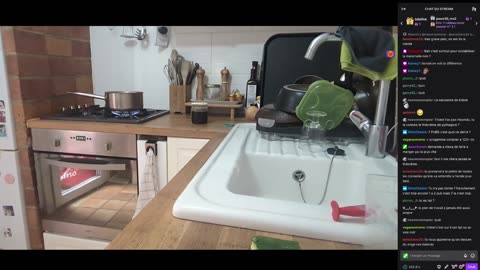 2023-02-24 (2bis.1) - Maya s'est encore régalée - Twitch Triskelina (version avec chat)