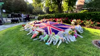 Mourners in Washington pay tribute to Queen at British Embassy