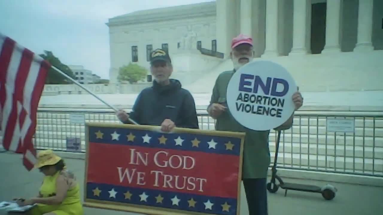 Steve at the Supreme Court praying for the unborn