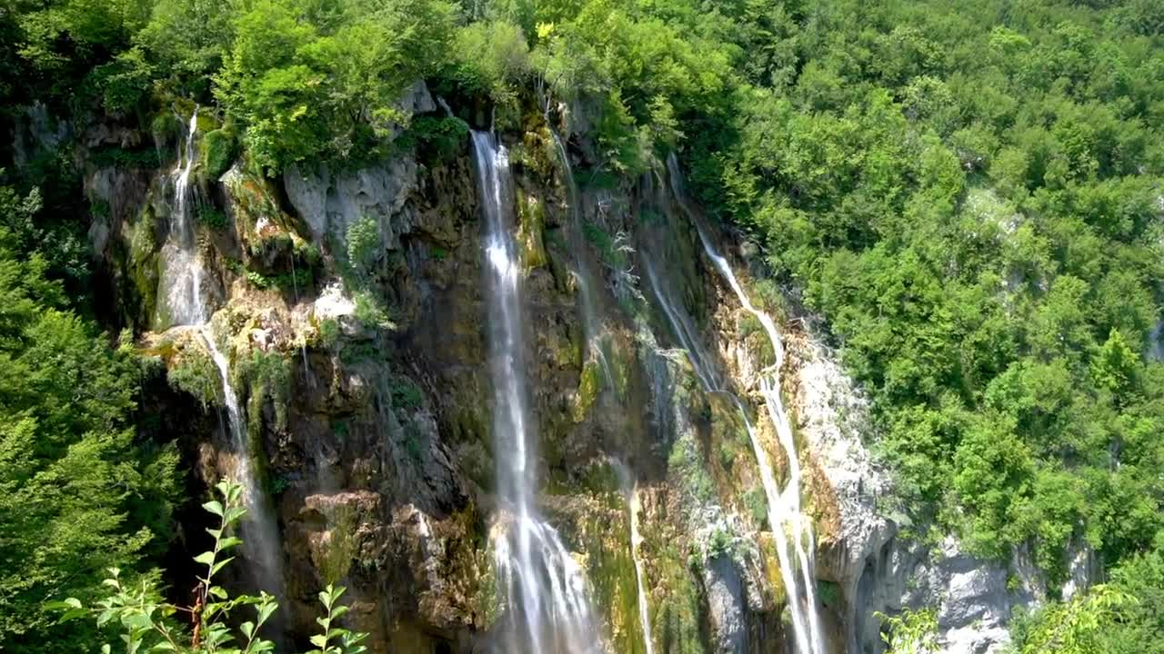 Plitvice Lakes, Croatia, The Most Scenic Spot In The World In 4K Ultra HD + Stunning Waterfalls