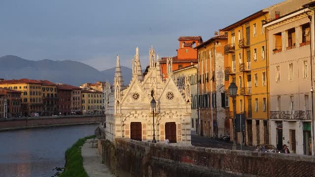 foto dalla città in cui mi ero esiliato da cui ora sono esiliato: Pisa