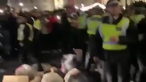 Trafalgar Square: Moroccans With No Restraint In London Surrounding The World Cup