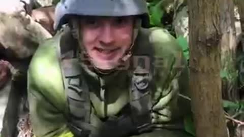 Ukrajinští vojáci schovávající se před ruskou palbou u Severodoněcka