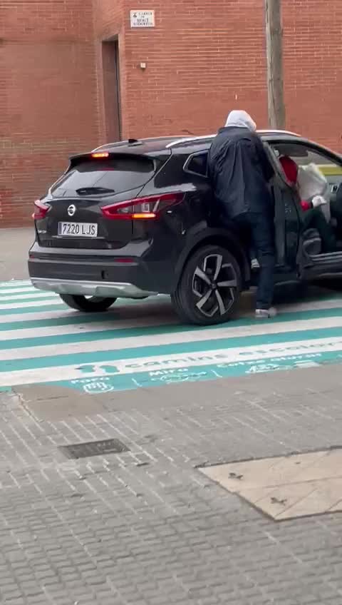 Facilitan las imágenes de un supuesto atraco en Martorell (Cataluña)