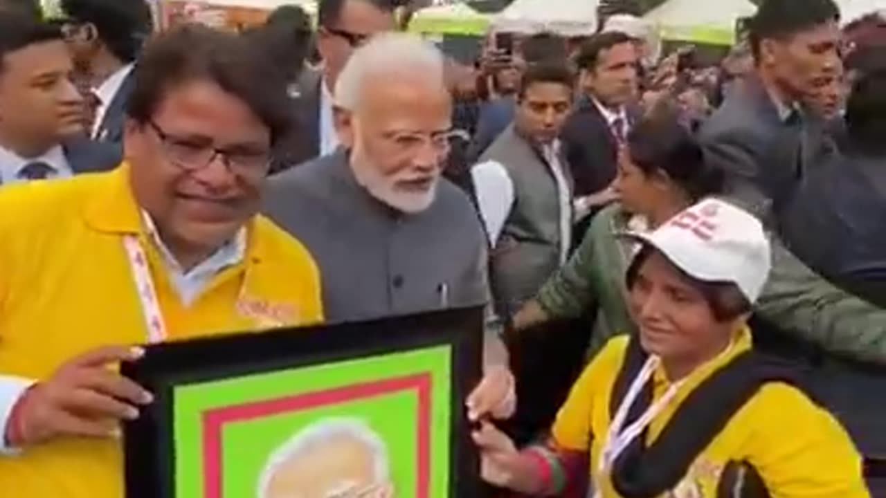 Handicapped Artist Support India Pm Shree Narendra Modi