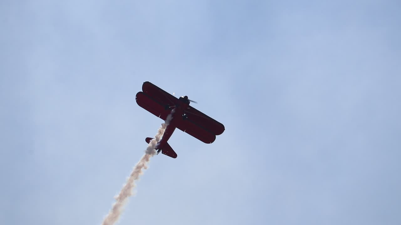 1940 Boeing 450 Stearman piloted by Vicky Benzing