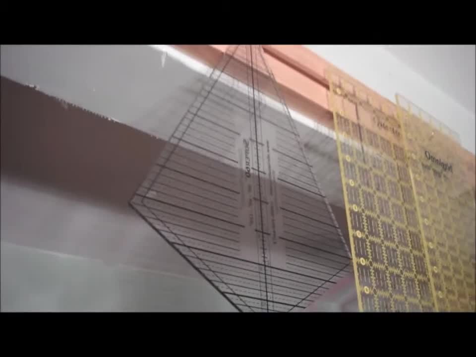 20 second video of quilt display components