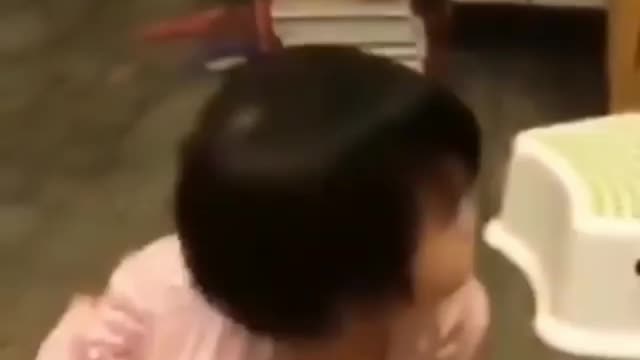 little kid fell