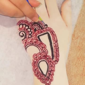 Simple mehndi design #mehndi #bridalmehndi #backhandmehndi #henna #handmehndi