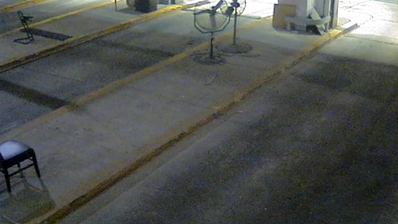 3138RHOBG3CStGarageLeftDoor_2021-01-06_06h43min09s723ms.mp4