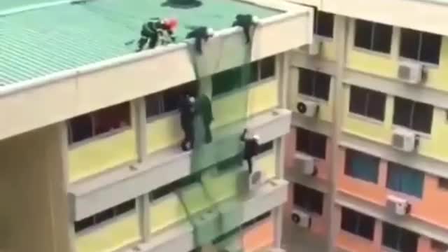 This is how they saved the man who committed suicide.