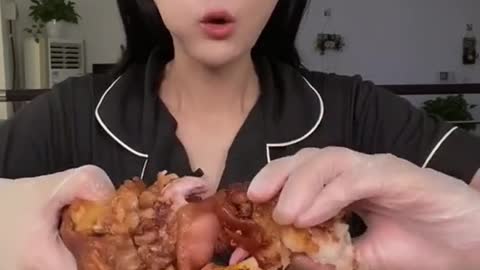 ASMR Mukbang Eating Show, Cute girls Vs Sea Food #Shorts (9)