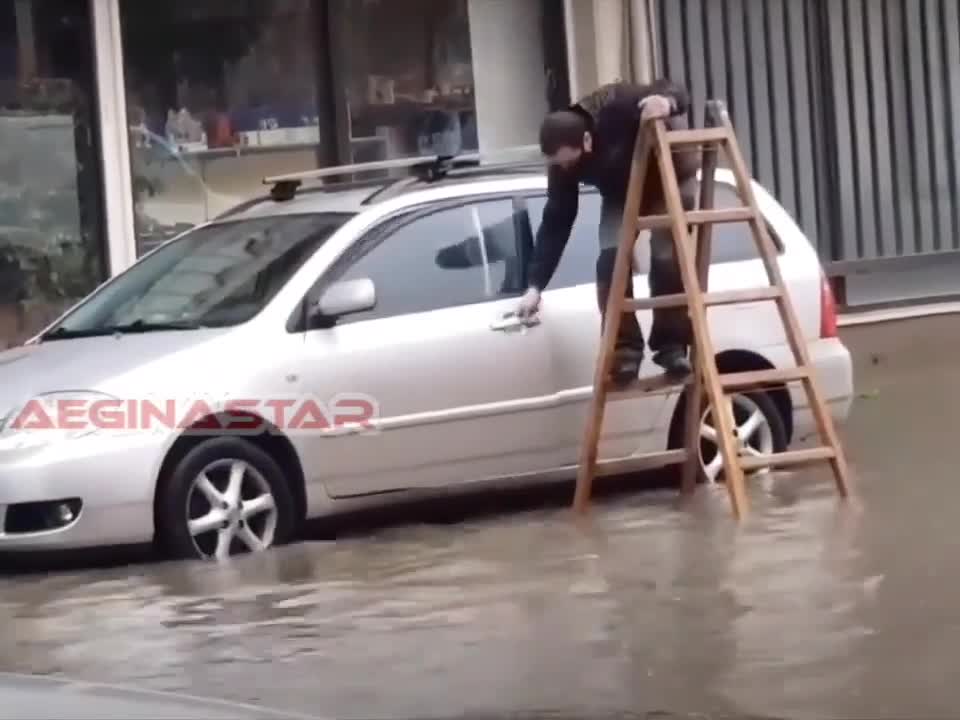 Aτομική... μεταφερόμενη πεζογέφυρα στην Θεσσαλονίκη!