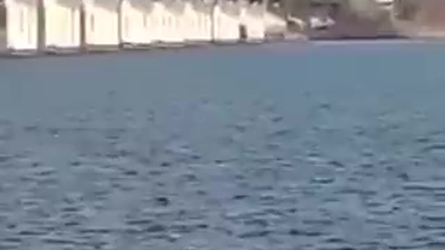 Ρωσικά τανκ κάτω από ουκρανικά πυρά στη Χερσώνα πάνω από τη γέφυρα