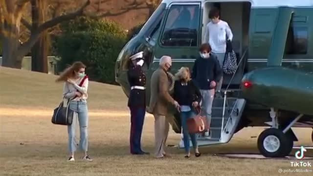 President Biden And First Lady Jill biden arrive back at the White House with their kid