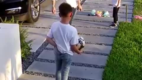 Kid Unexpectedly Pops Gender Reveal Balloon #shorts