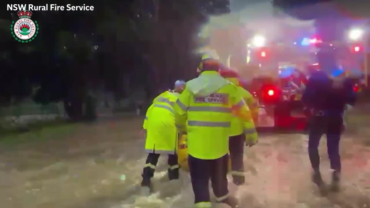 Sydney residents led to safety in mass flooding evacuation