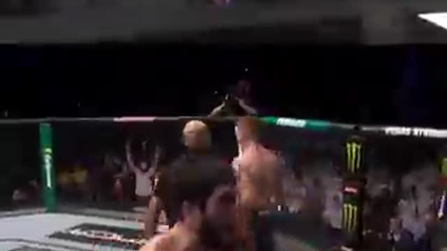 Coach Khabib in the corner of Islam Makhachev 🗣