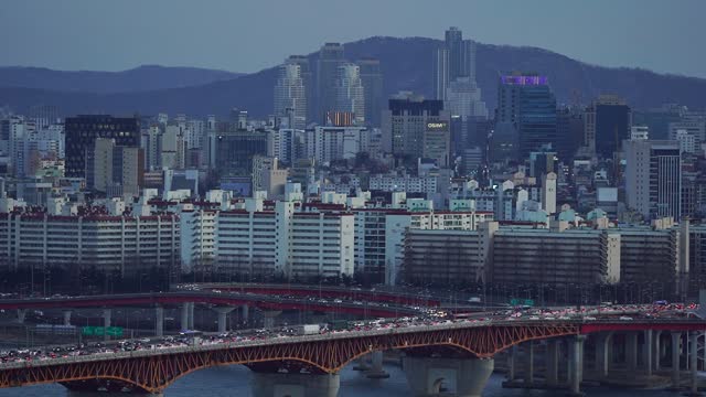 The road to a crowded house in Seoul