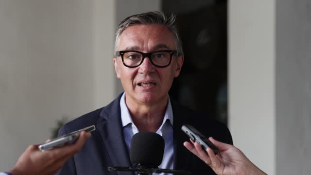 Gavira muestra el "orgullo que sentimos en VOX por la historia de España" en Sanlúcar de Barrameda
