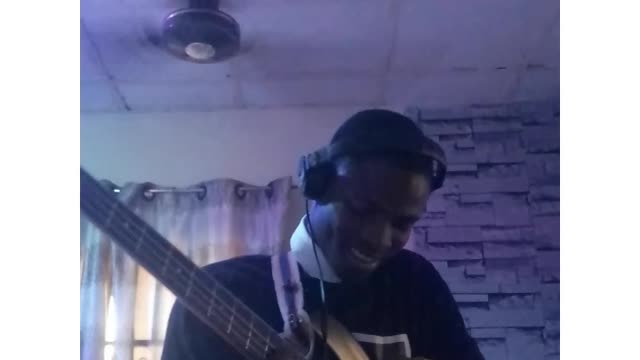 Mudiana by Judikay Bass guitar cover ..