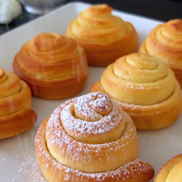 "Fluffy Delights: Mastering the Art of Pan de Mallorca - A Heavenly Recipe!"