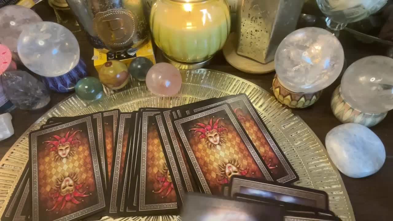 Devine Tarot-101 with BDevine- Learn Tarot like never before!