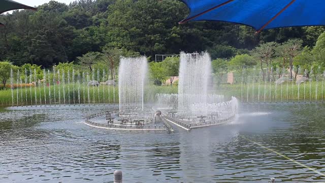 Dancing music fountain