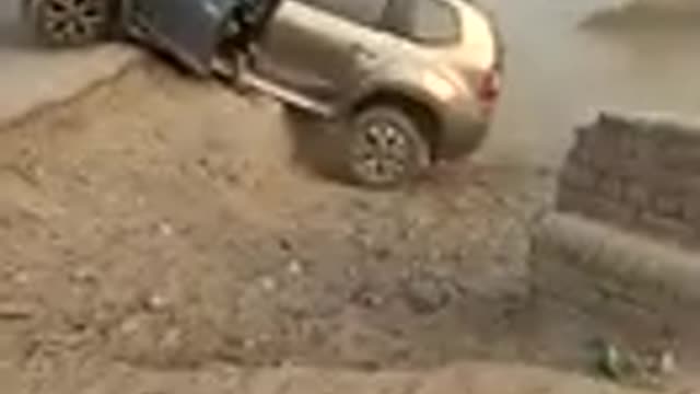 Funny Driving Fail🤣🤣