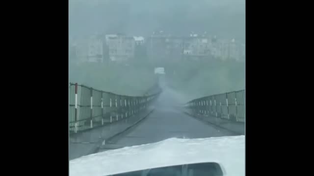 Crazy winds in japan makes bridge super dangerous