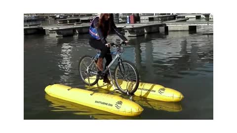 Bike on water | Bicicleta na água #shorts