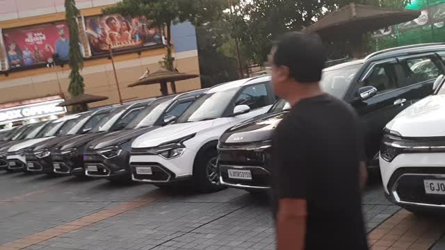 Kia carens