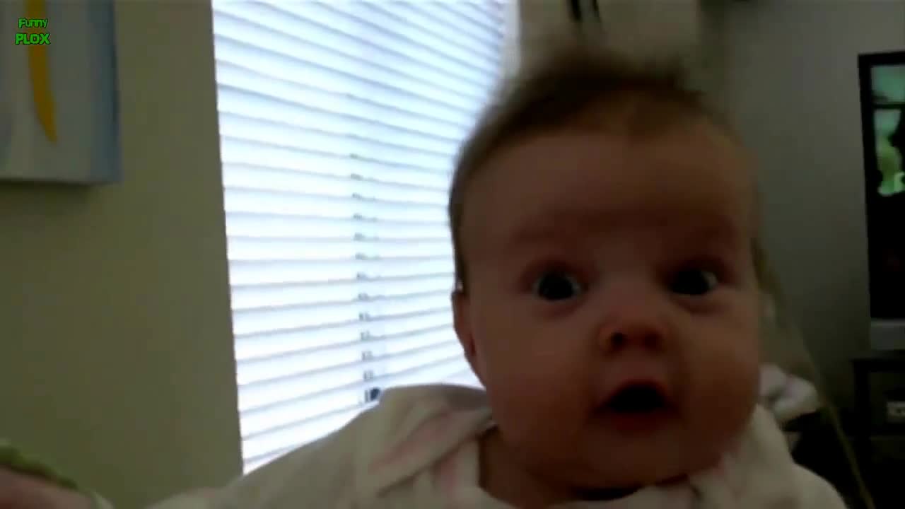 Babies Scared of Farts!!! Funny!!