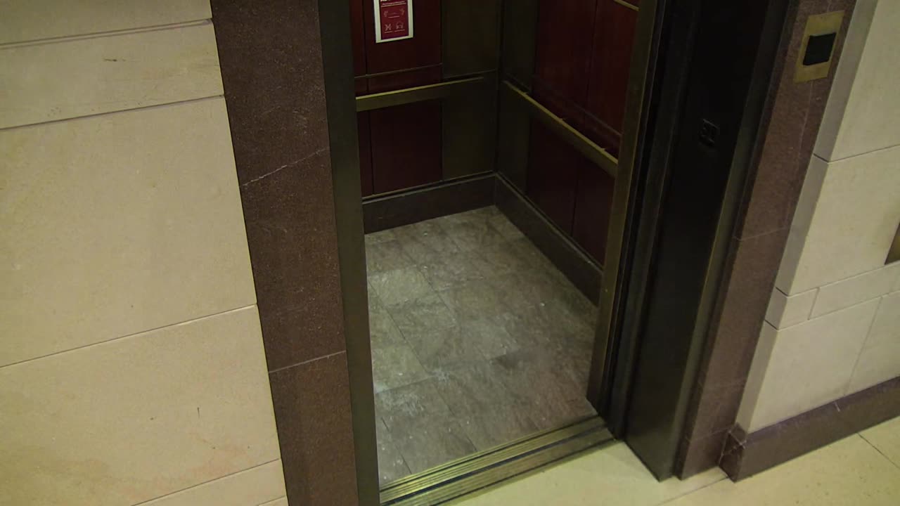 7026CVCSLElevatorLobbyAtriumSVC312_2021-01-06_14h40min00s940ms.mp4