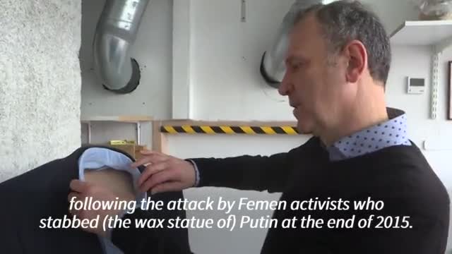 The Putin wax statue has been decapitated