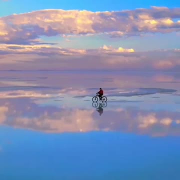 4,000 sq miles of perfect flatness as evidenced by perfect reflections.