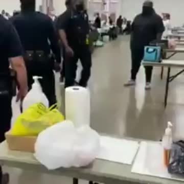 Republican kicked out from watching the vote counts