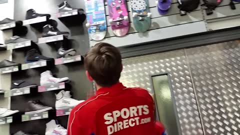 Man learns to kickflip in only hours