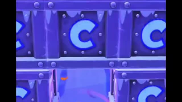 Frosty Iron Crate Boss Fight Gameplay - Crash Bandicoot: On The Run!