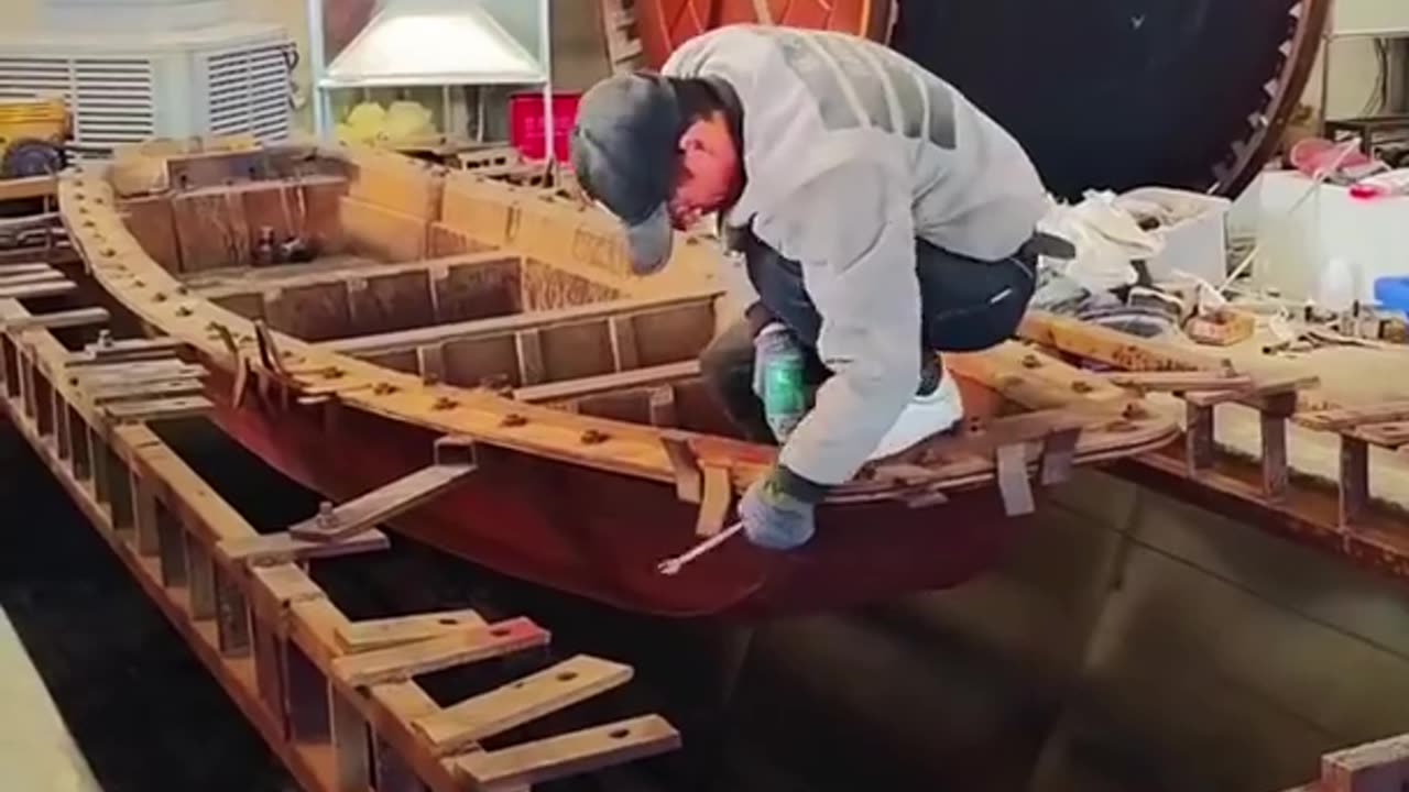Plastic ship manufacturing technology- machinery make work easy - Routine Crafts