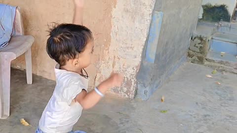 Little baby girl Super Dance 😍