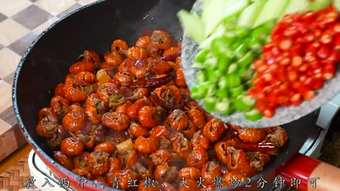 The delicious spicy lobster tail is simple and suitable for guests at home