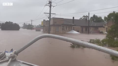 Flood-hit Australian residents call for more government help