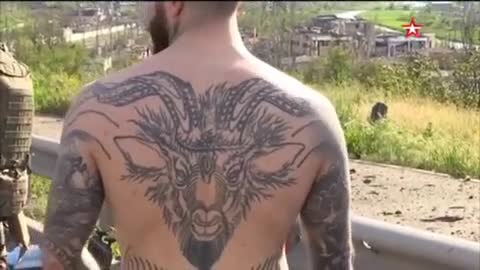 Poslední zajatí nacisté z pluku Azov opouštějí Azovstal