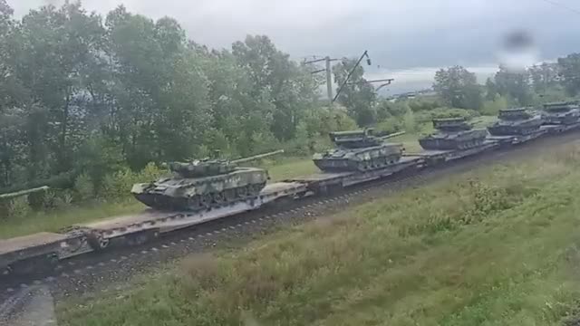 Russian T-80's & T-62M's heading to the Donbass.