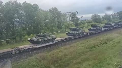 Russian T-80's & T-62M's heading to the Donbass.